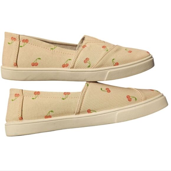 🇬🇪🔸️NWT Isaac Mizrahi Striped Cherry Print Slip On Sneakers Size 8 - Picture 4 of 13